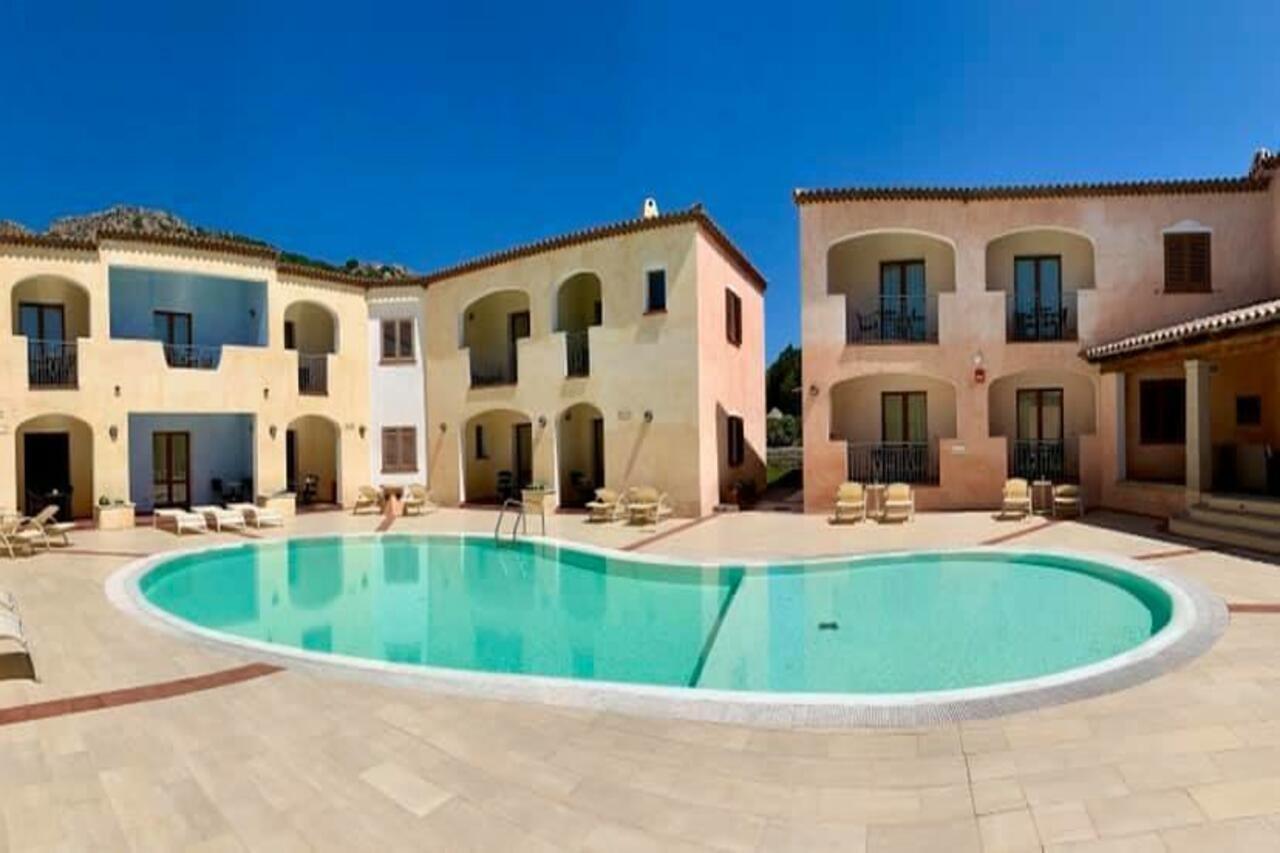 Hotel Monti Di Mola Порто-Черво Экстерьер фото