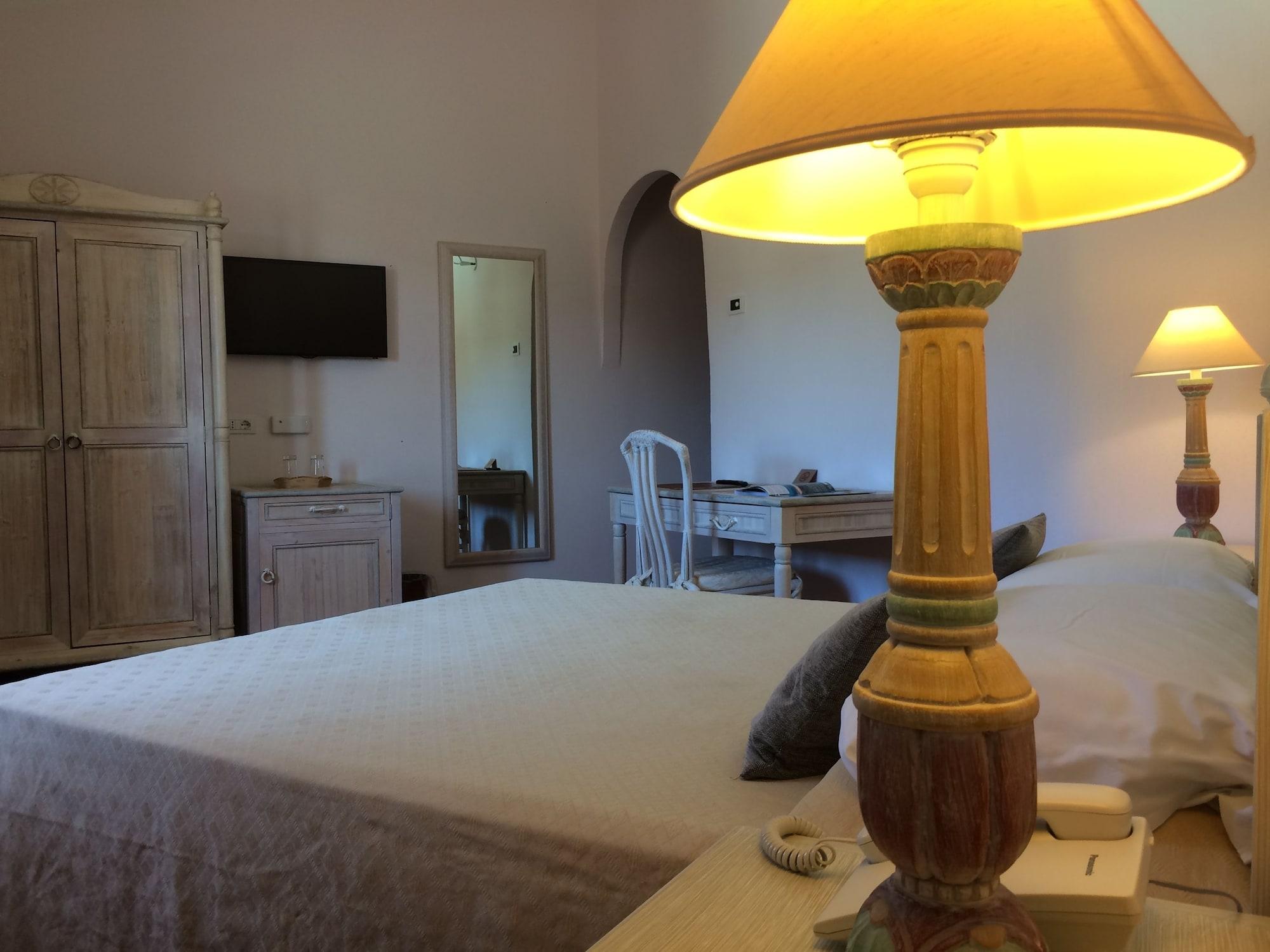 Hotel Monti Di Mola Порто-Черво Экстерьер фото