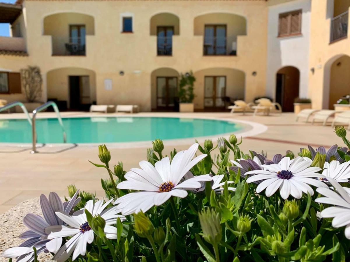 Hotel Monti Di Mola Порто-Черво Экстерьер фото